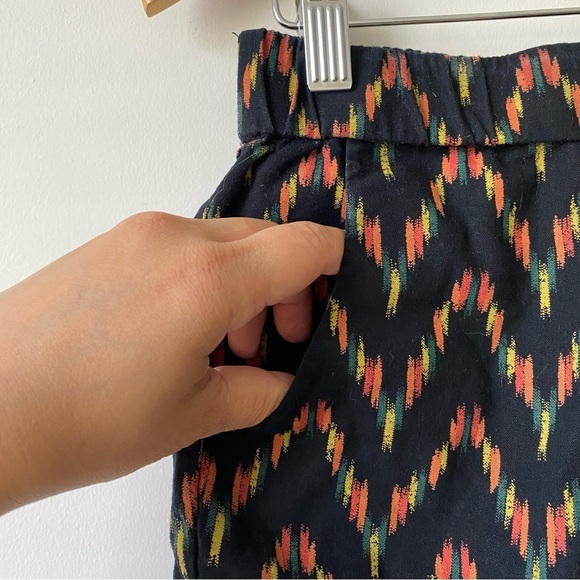 Ecote 100% Cotton Elastic Band Chevron Print Shorts - Picture 3 of 8